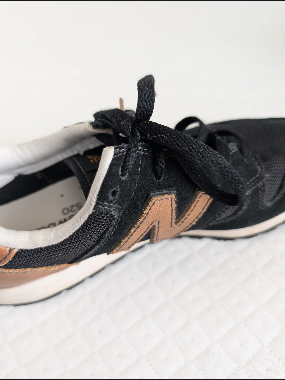 New Balance Womens 520 WL520SNC Black Rose Gold Sneakers Size 7.5 Suede Retro - Picture 13 of 16